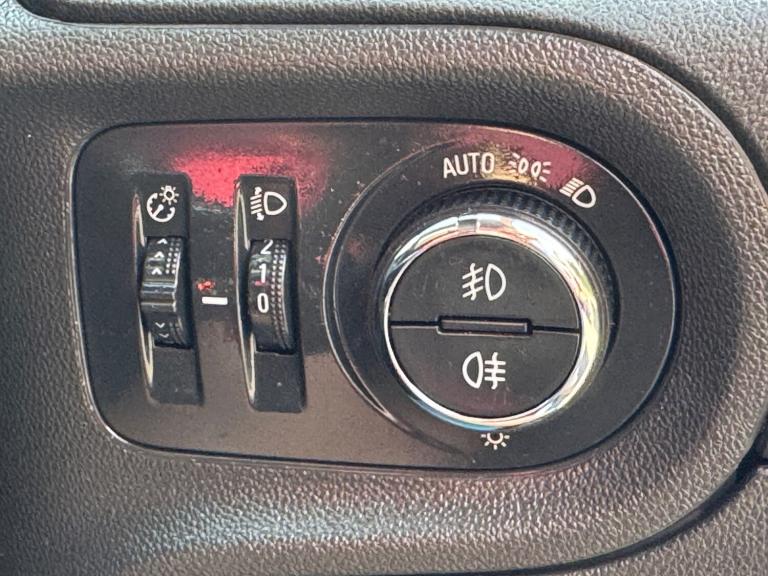 2020 Vauxhall Grandland X 1.2 Turbo SRi Nav 5dr HATCHBACK Petrol Manual