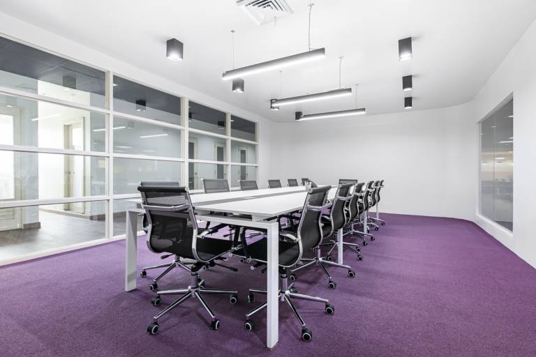 Uxbridge - UB10 0FD \ Adaptable Large Office Space for Your Business