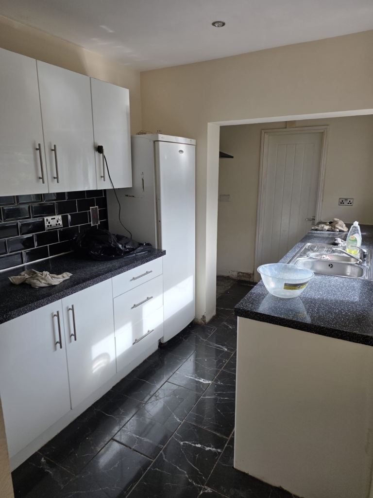 4 bedroom spacious house with garden