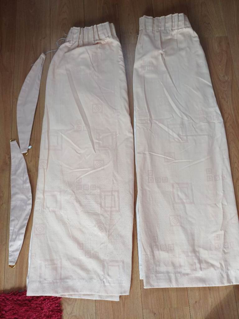 Pair of lined curtains with tie backs, each curtain 62" wide x 52" drop, vgc