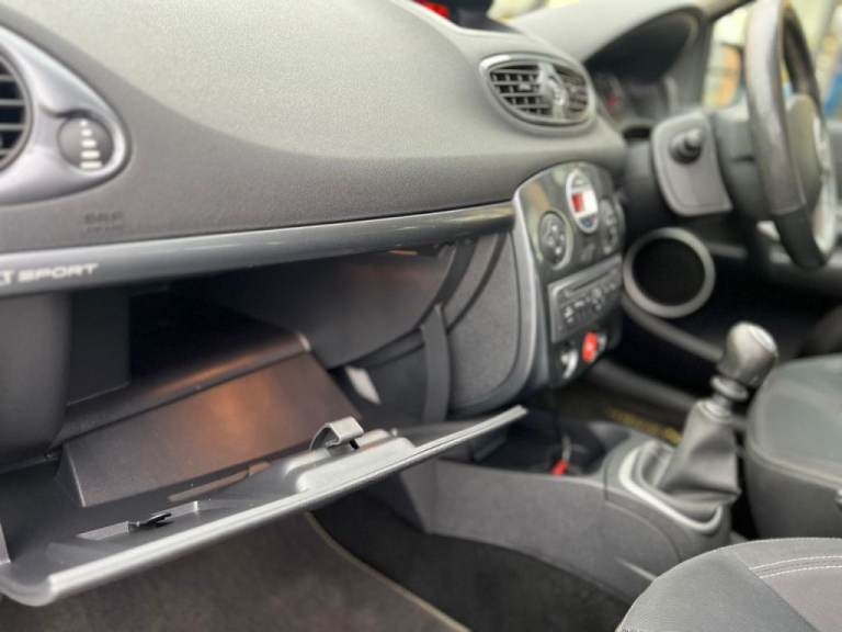  Renault Clio 2.0 16V RenaultSport 200 3dr Petrol