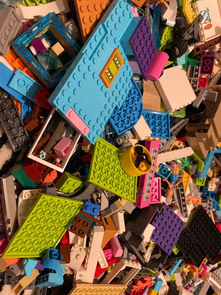 Huge job lot of genuine Lego blocks