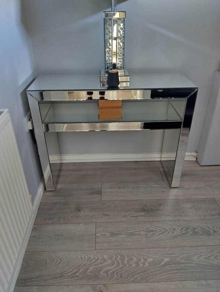 Console table 