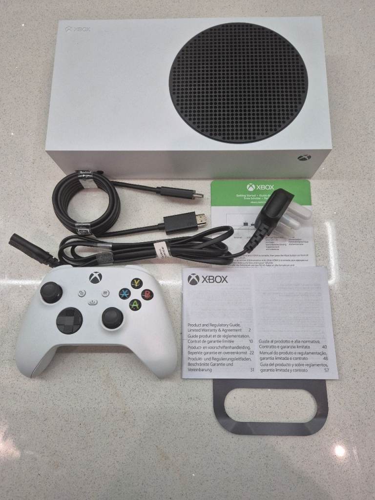 XBOX Series S 512GB Game Console boxed with original accessories