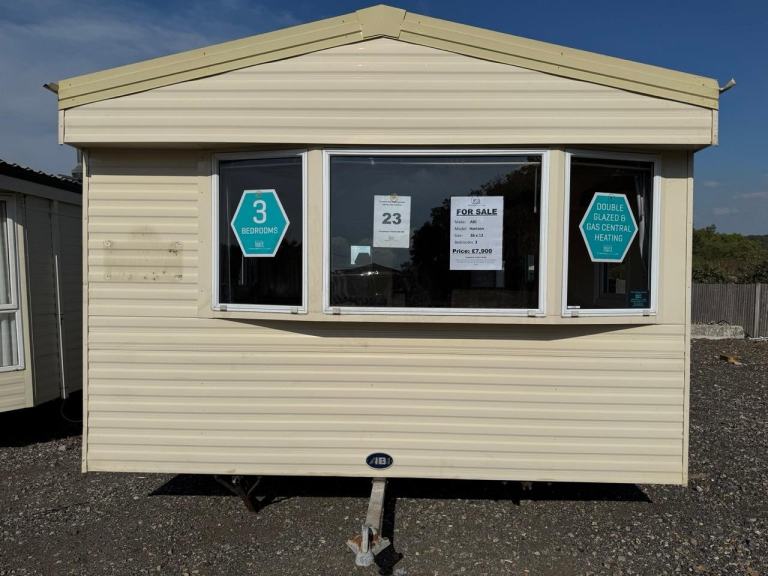 36x12ft 3 Bed Static Caravan - Freestanding furniture, new carpet - Offsite sale