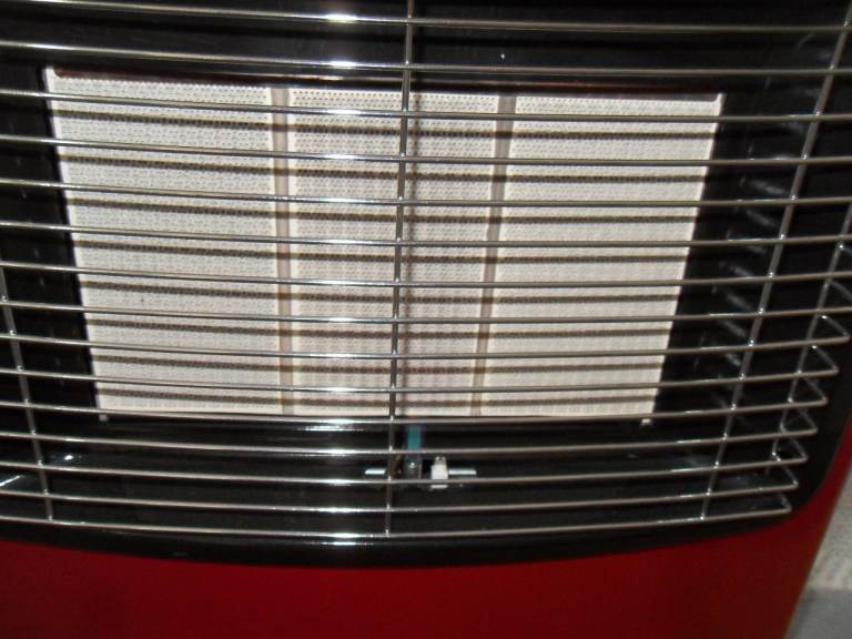 Large Gas Cabinet Heater (Fire Red) pick up FY55LR only months old