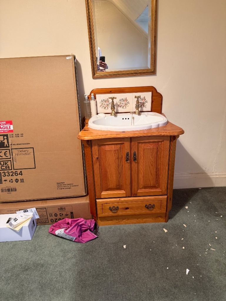 Free sink basin washstand