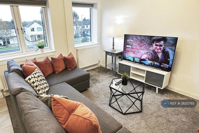 2 bedroom flat in Bicester Road, Kidlington, OX5 (2 bed) (#2620793)