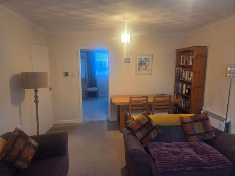 London Road Stoneygate, 2 bedroom purpose built flat with secure parking.