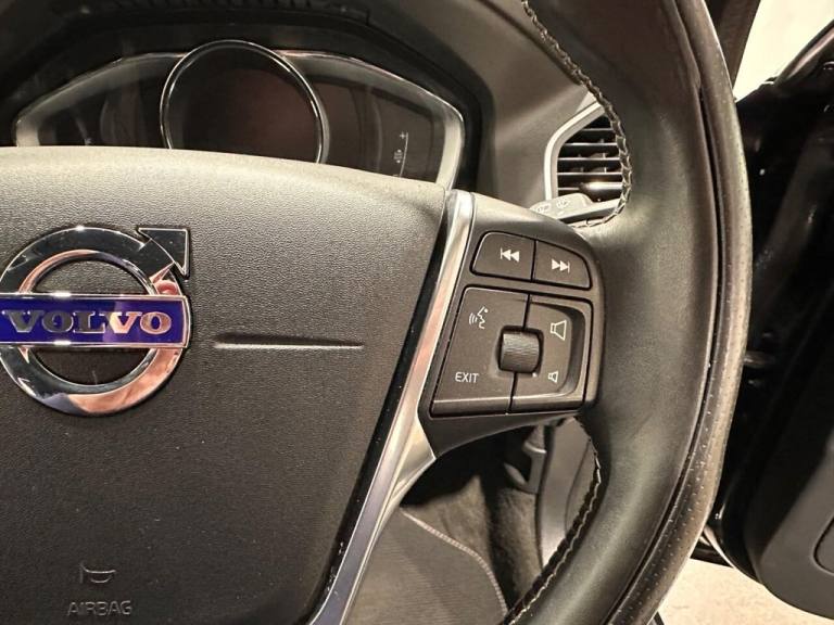 2017 Volvo XC60 2.0 D4 R-Design Nav SUV 5dr Diesel Manual Euro 6 (s/s) (190 ps) ESTATE Diesel Manual