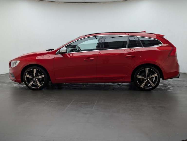 2017 Volvo V60 2.0 D3 R-Design Nav Estate 5dr Diesel Auto Euro 6 (s/s) (150 ps) PARK ASSIS ESTATE...