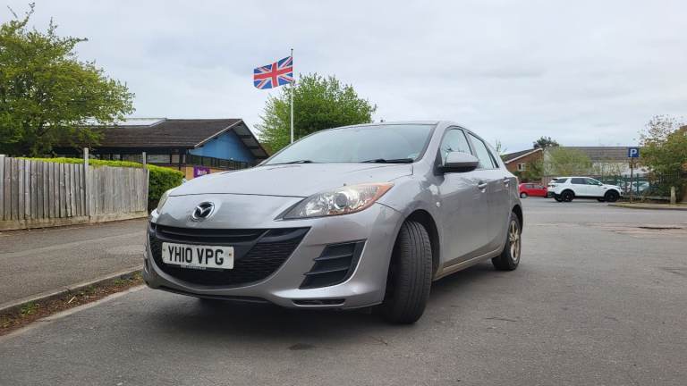 Mazda 3 2010 5 speed manual petrol 1.6 105bhp 5 door silver fwd
