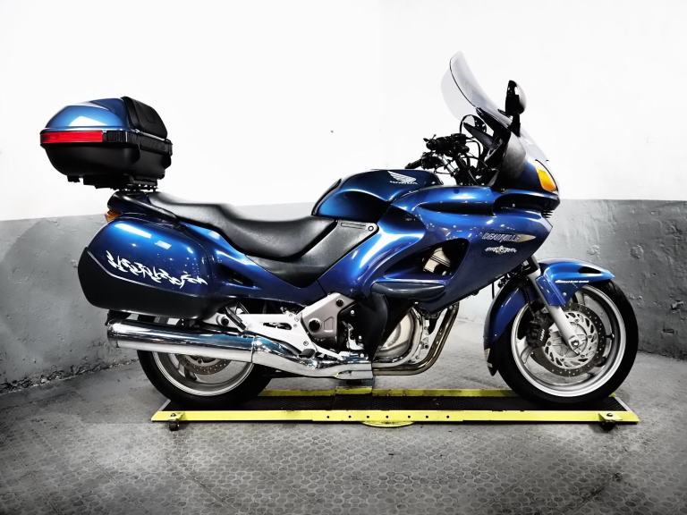 2004 Honda NT 650 Deauville 1 owner just 6k miles ,topcase, Wide/Narrow lids