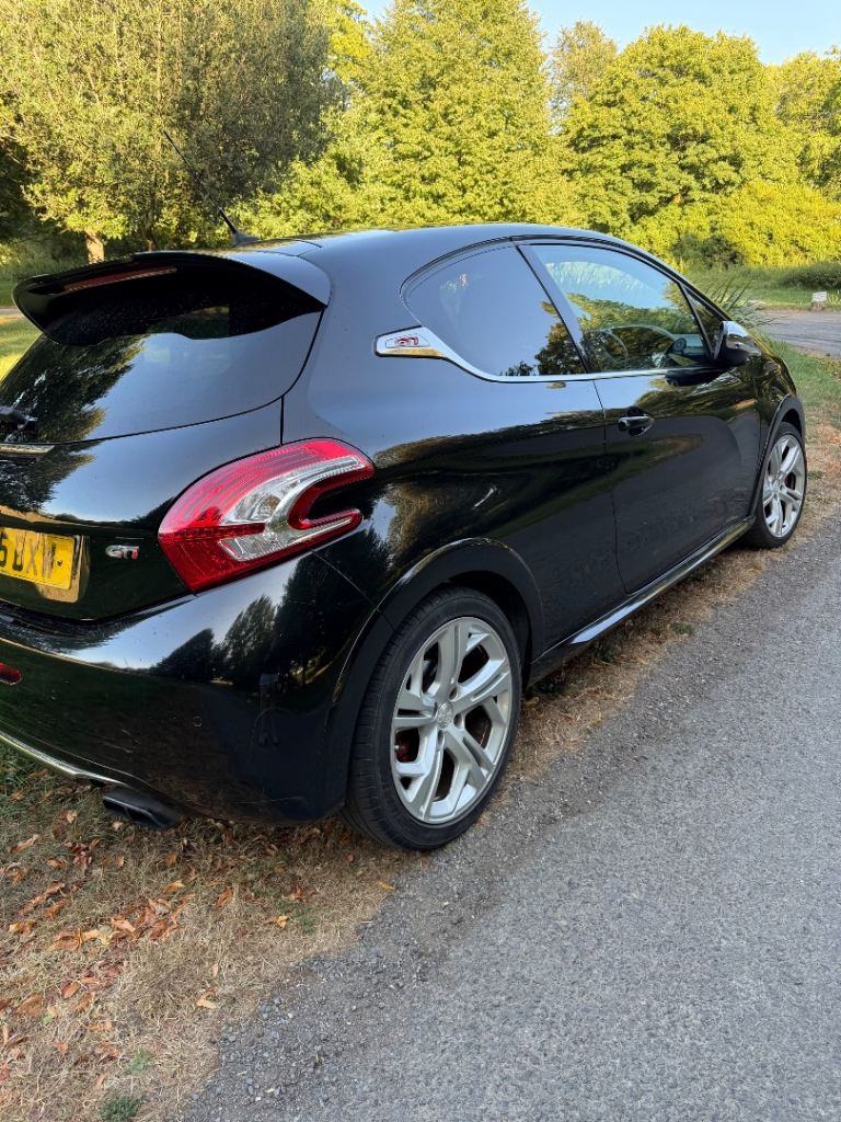 Peugeot, 208, Hatchback, 2015, Manual, 1598 (cc), 3 doors