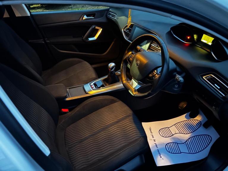 2015 Peugeot 308 1.2 PureTech 130 Active 5dr HATCHBACK PETROL Manual