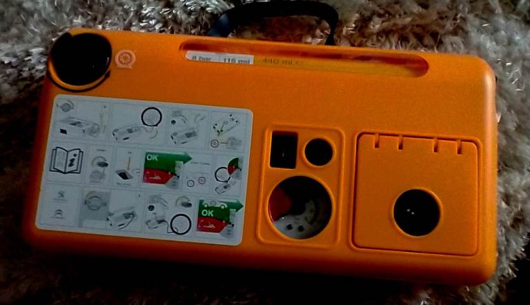 Peugeot 3008 2015 Tire air pump compressor 105000016 VAQ18560