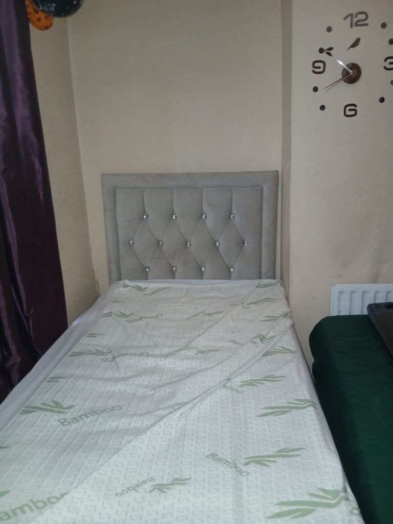 Single bed 