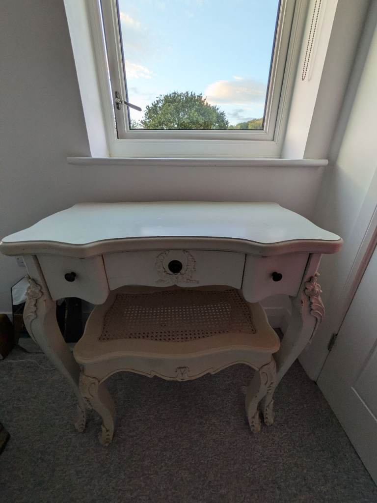 Cream Wooden Dressing Table with Drawers – Good Condition