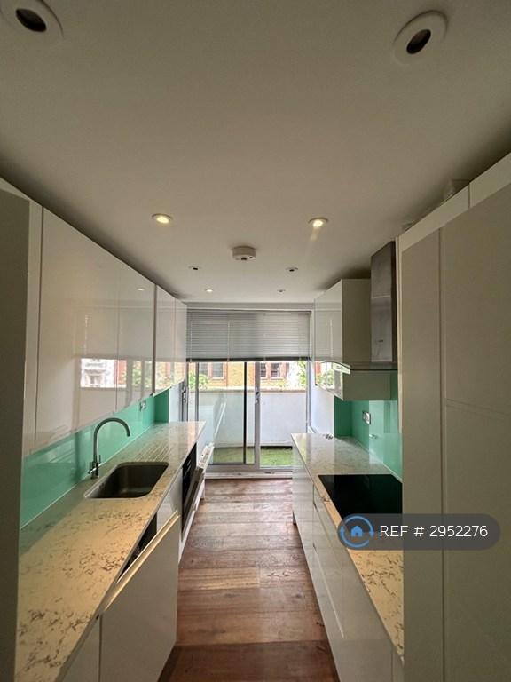 3 bedroom flat in Joanne House, London, W2 (3 bed) (#2952276)