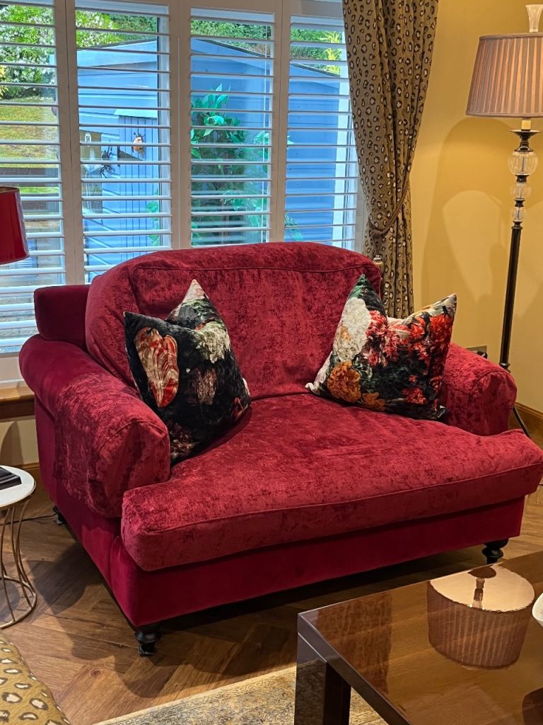 Snuggle chair/single sofabed