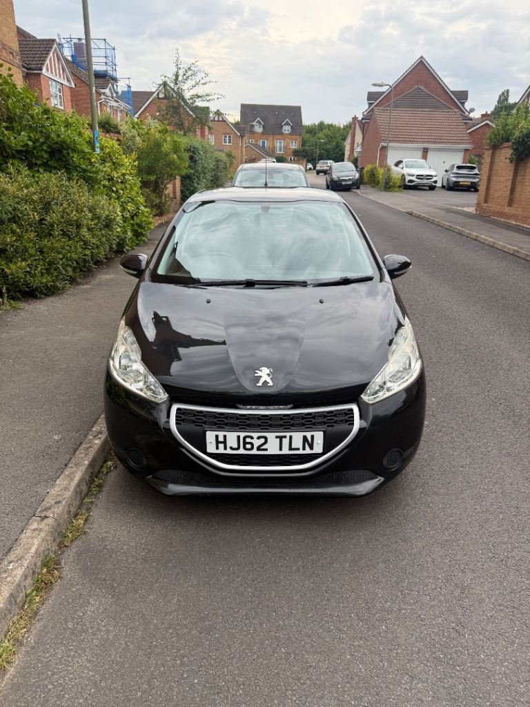 Peugeot, 208, Hatchback, 2012, Manual, 1199 (cc), 5 doors