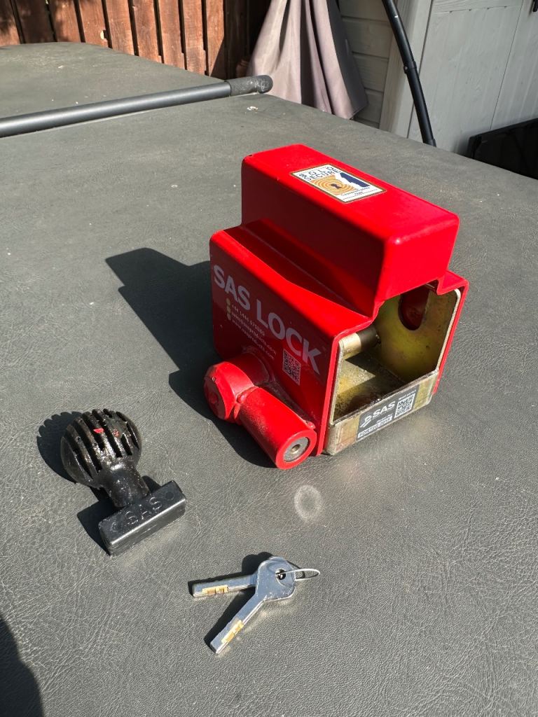Sas hitch lock 
