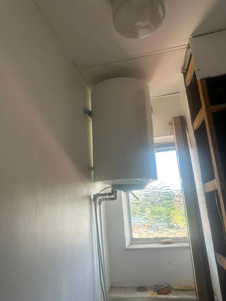 FREE Hot Water Cylinder / Boiler - Leaking 