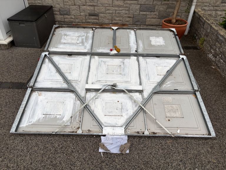 Garage door 