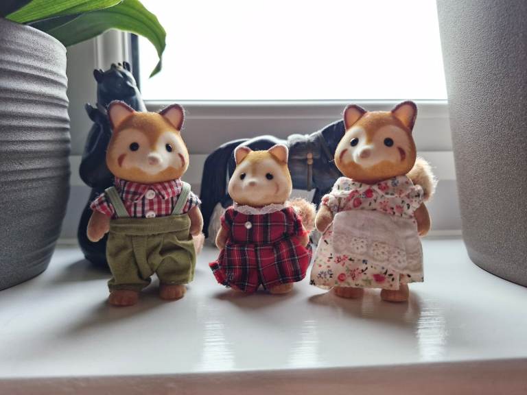 Sylvanian families red panda family 