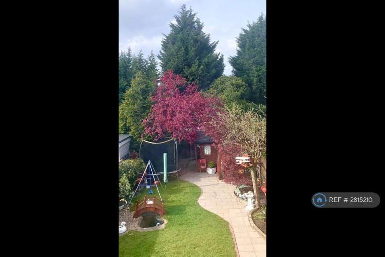 3 bedroom house in Solihull, Solihull, B92 (3 bed) (#2815210)