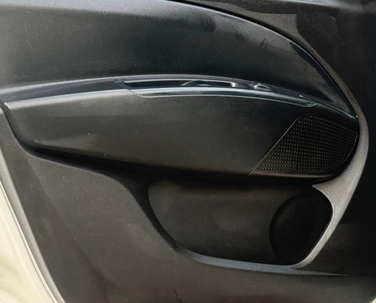 2017 Vauxhall Combo 1.3 CDTi 2300 16v FWD L2 H1 3dr Diesel