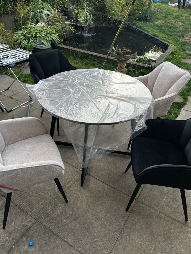 Kitchen Dining Set with Round Table and Four Chairs – New