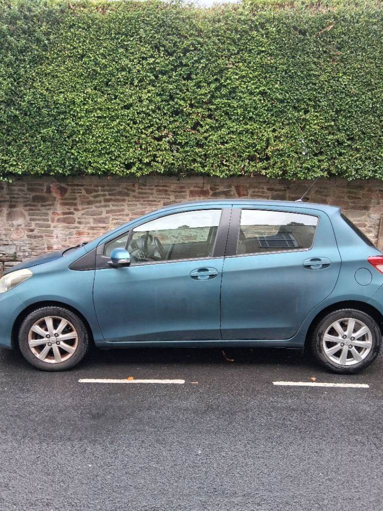 Hatchback, 2012, Manual, 1364 (cc), 2 doors