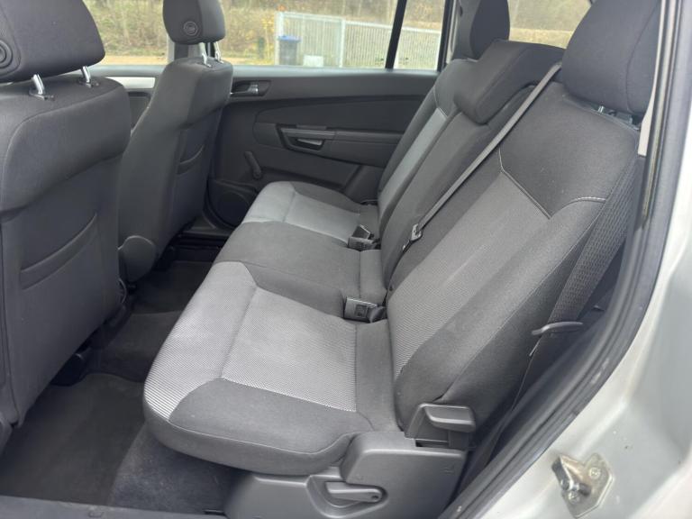 2013 Vauxhall Zafira 1.6 16V Exclusiv MPV 5dr Petrol Manual Euro 5 (115 ps) MPV Petrol Manual