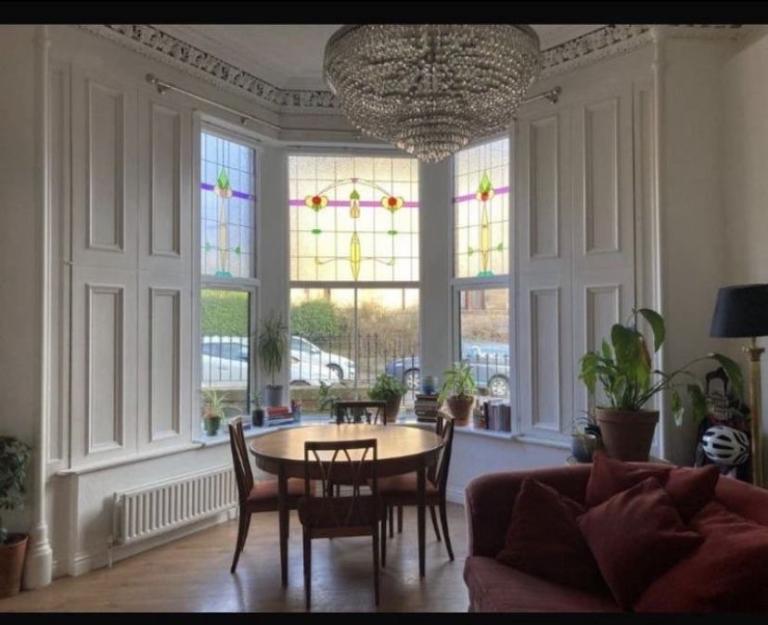 Bright, spacious flat in Dennistoun