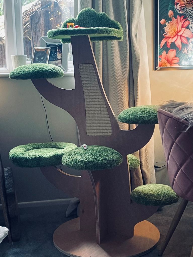 Cat tree