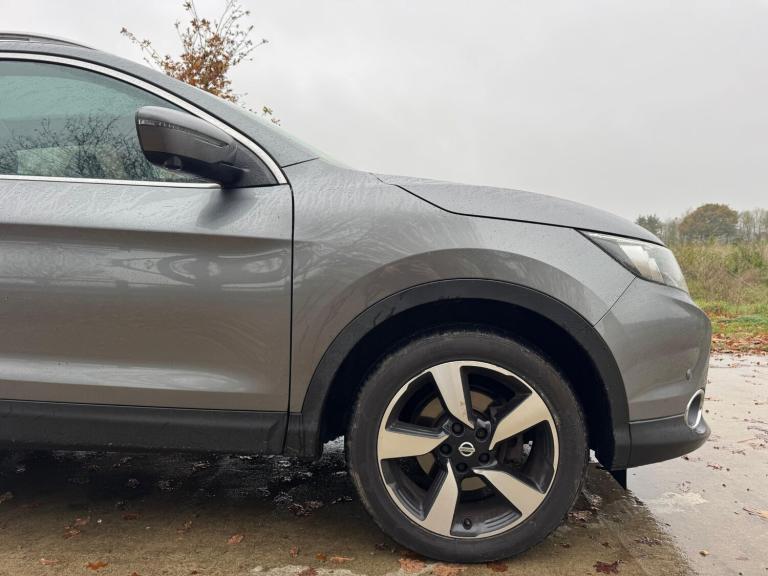 2017 Nissan Qashqai 1.5 dCi N-Vision 5dr HATCHBACK Diesel Manual