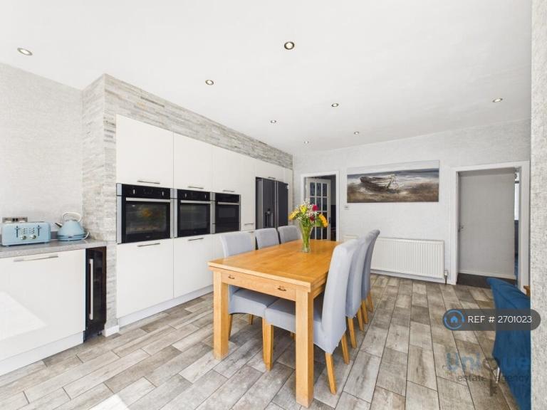 4 bedroom house in Dorset Road, Lytham St. Annes, FY8 (4 bed) (#2701023)