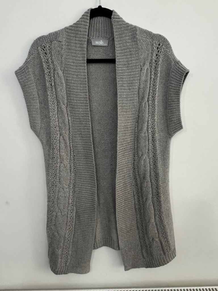 Wallis Grey Knitted Sleeveless Cardigan – Size S/M, Good Condition
