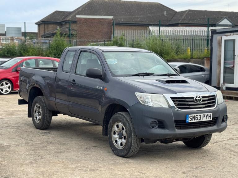 2013 Toyota Hilux HL2 Extra Cab Pick Up 2.5 D-4D 4WD 144 PICK UP Diesel Manual