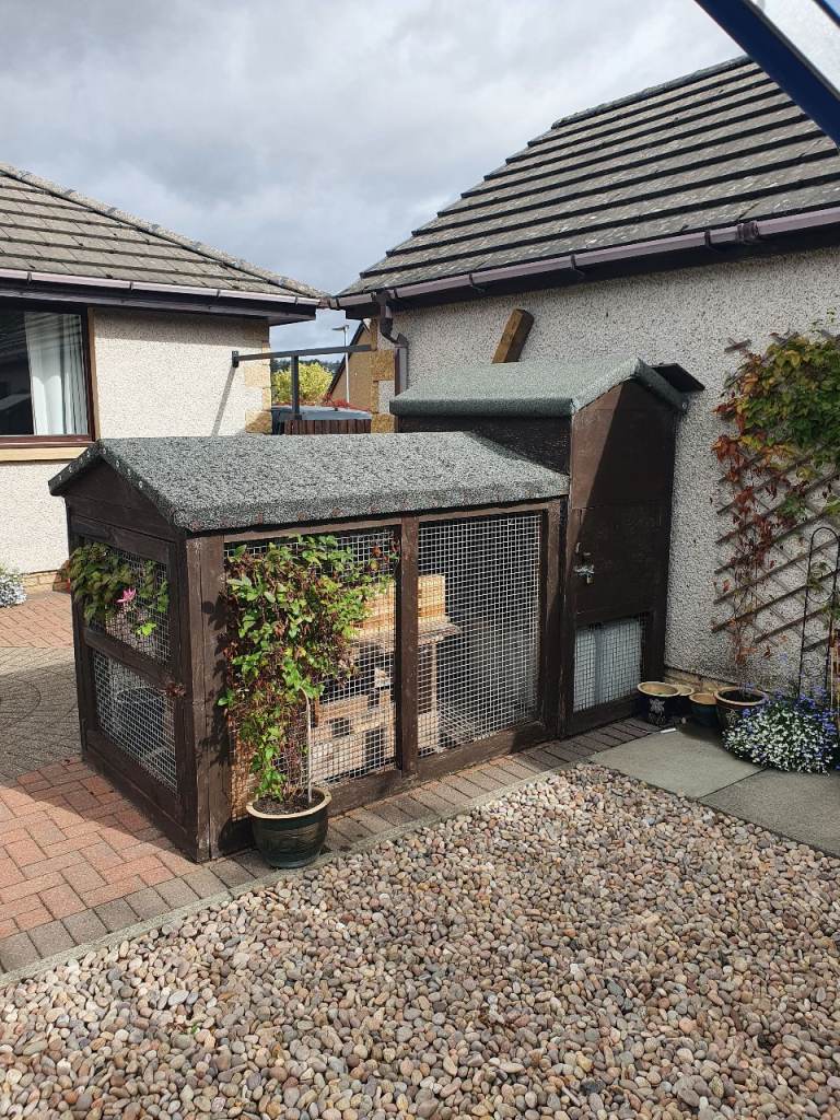 Dog kennel and run