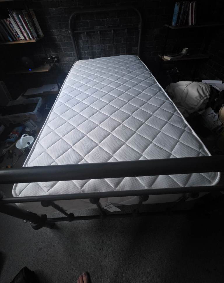 Single bed & Mattress - brand new mattress