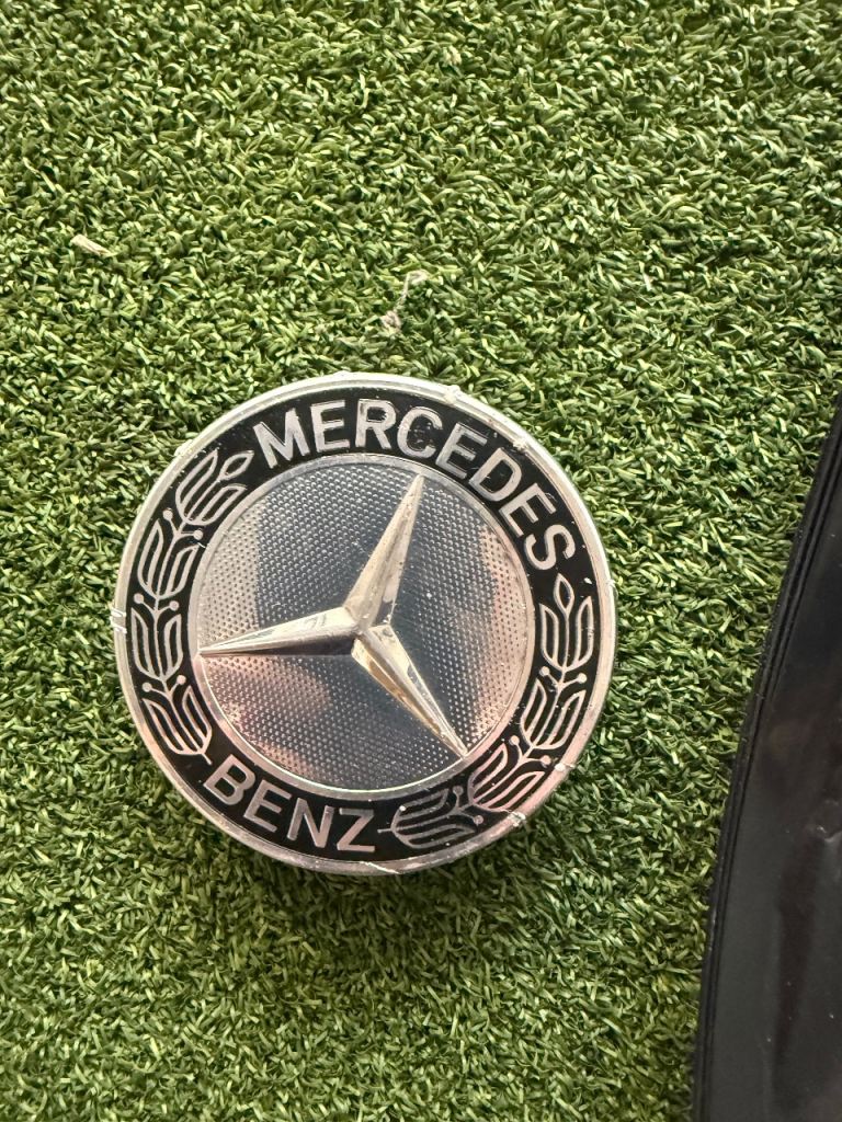 Mercedes wheel centre cap 