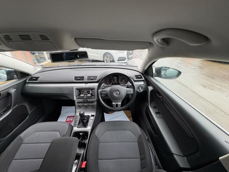 2013 Volkswagen Passat 2.0 TDI BMT Highline 5dr ++ 11 VW SERVICES / 35 TAX / SAT NAV / DAB ++ EST...