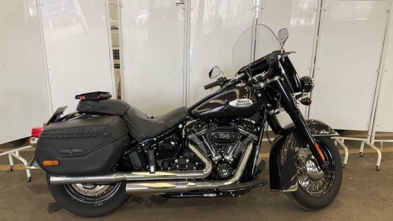 2022 22 HARLEY DAVIDSON SOFTAIL 1868 FLHCS HERITAGE CLASSIC CRUISER 2k TOURING