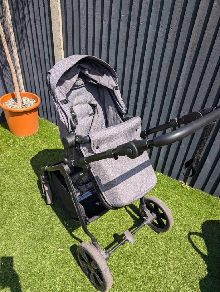 Baby to toddler pram 