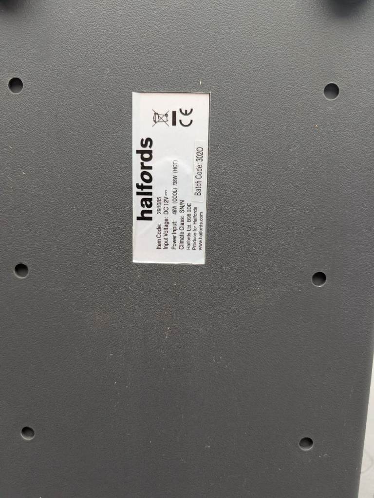 Halfords 8 Litre 12V In Car Electric Coolbox