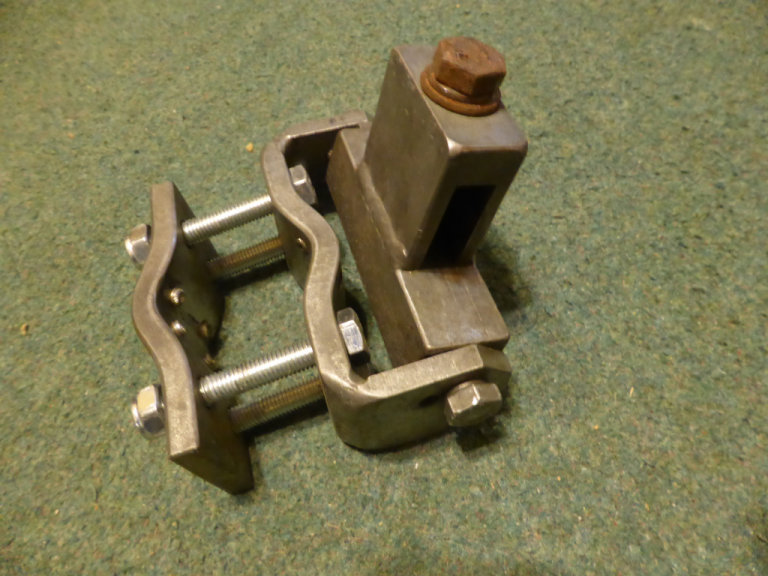 SWAN NECK towbar stabiliser adapter.