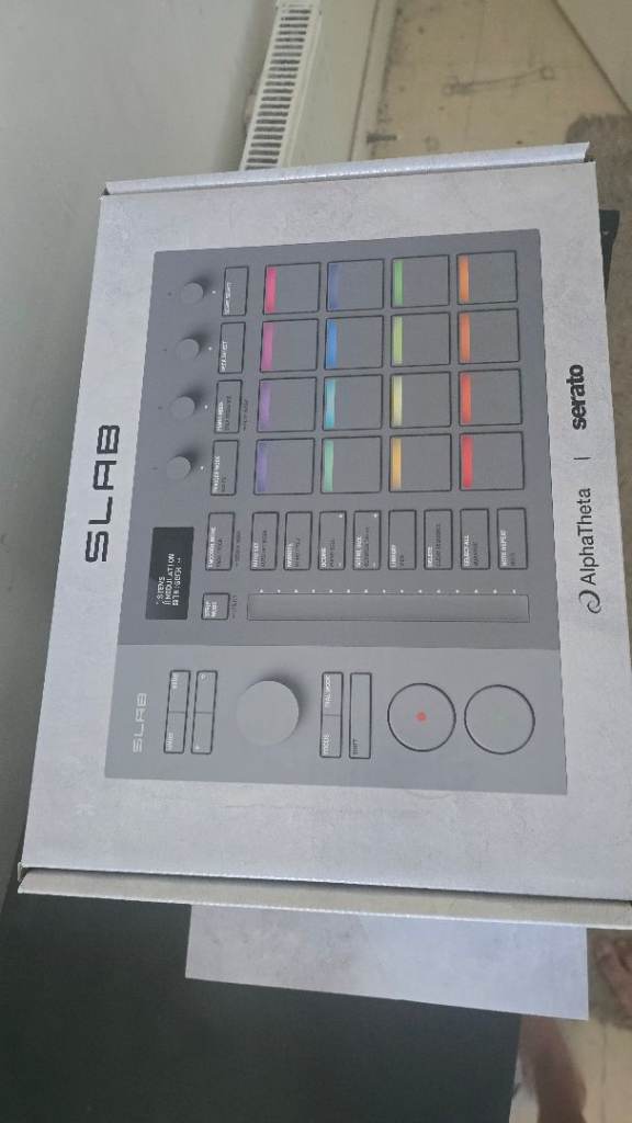 🎹 AlphaTheta SLAB – Music Production Controller (Boxed)