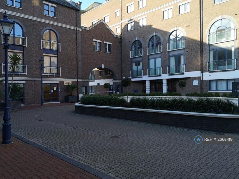 1 bedroom in Plantation Wharf, London, SW11 (#2668419)
